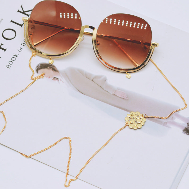 Elegant Layered Chain Eyewear Holder Stornfield