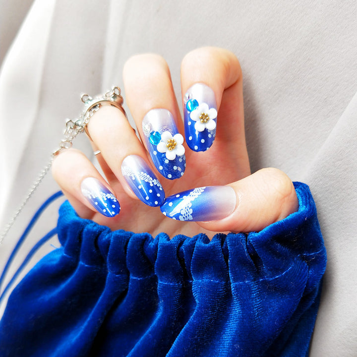 Artificial nails with delicate floral decorations Stornfield