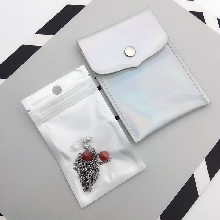 Elegant Beaded Eyewear Chain Stornfield