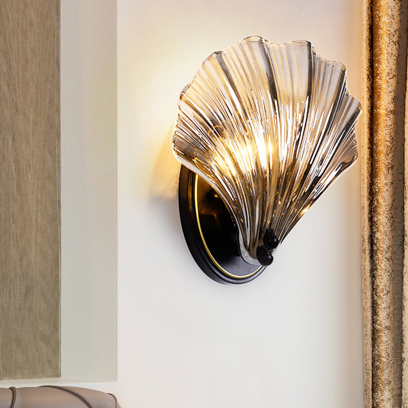 Single Scalloped Shell Wall Lamp Country Style Black/Gold Ribbed Glass Sconce Lighting Fixture | Stornfield