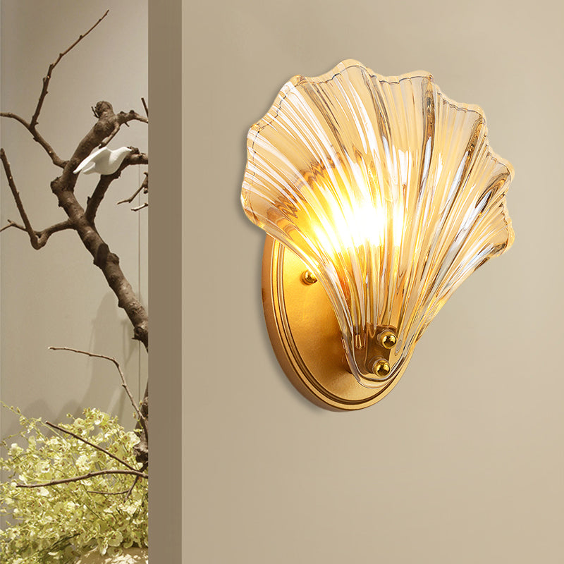 Single Scalloped Shell Wall Lamp Country Style Black/Gold Ribbed Glass Sconce Lighting Fixture | Stornfield