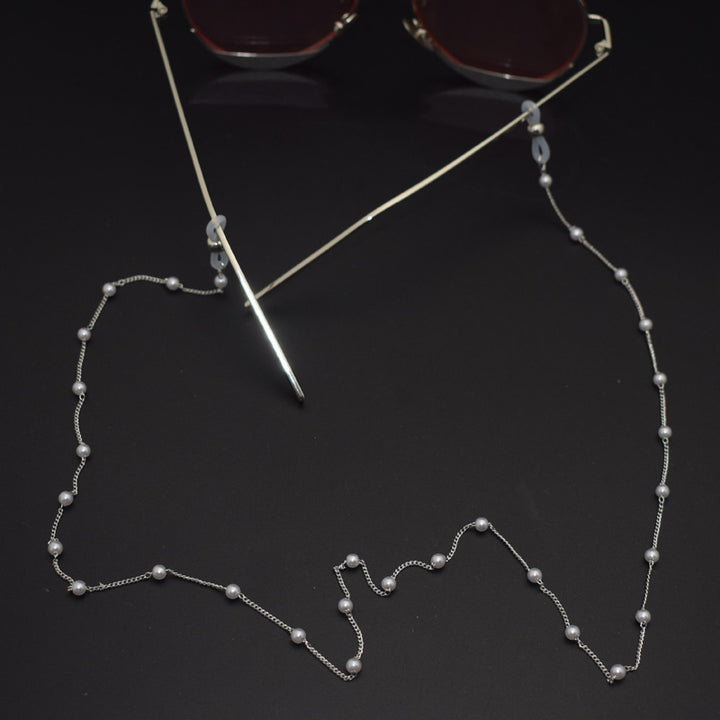 Elegant Multi-Strand Pearl Eyewear Chain Stornfield
