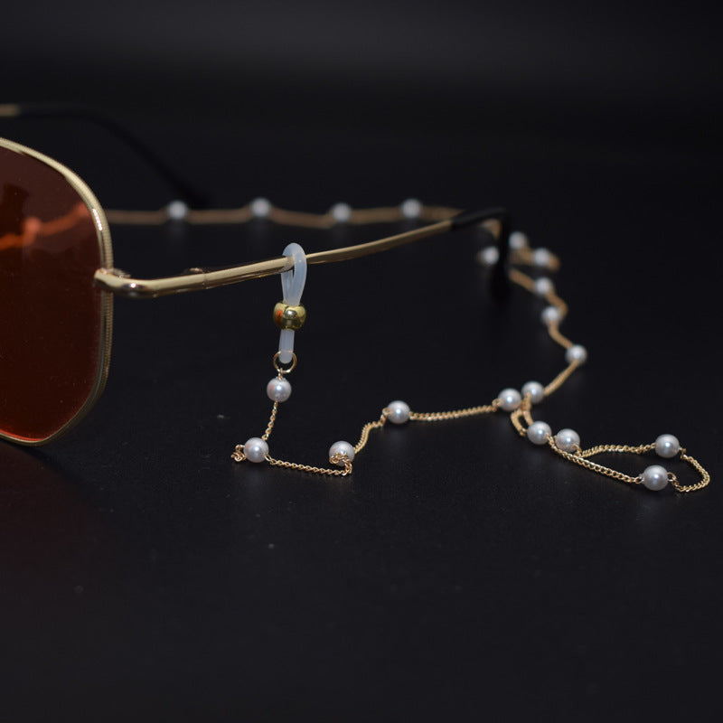 Elegant Multi-Strand Pearl Eyewear Chain Stornfield