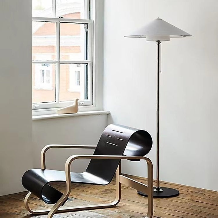 Full-spectrum designer lamp for living and working areas