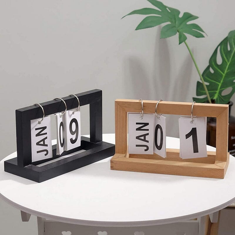 Dutch teak wood desk calendar | Stornfield