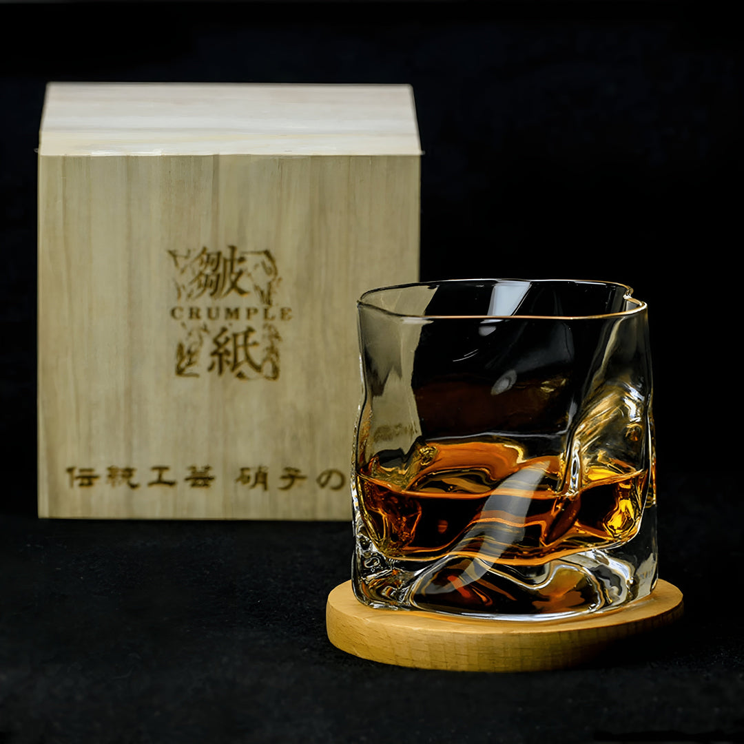 Whiskey glass in Edo Kiriko style – Handcut with unique crumple design | Stornfield