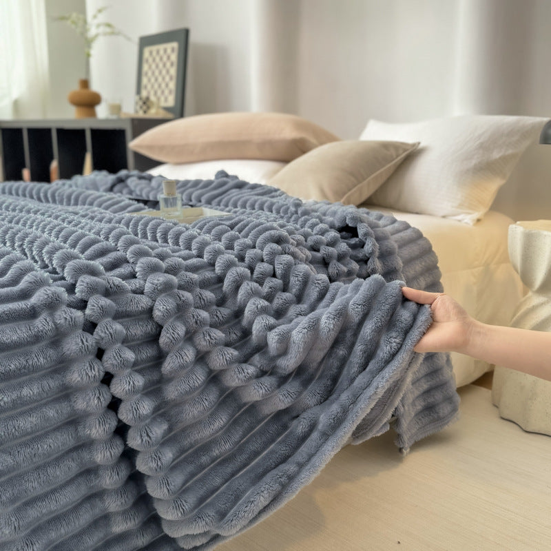 Luxurious flannel blanket made of rabbit fur imitation