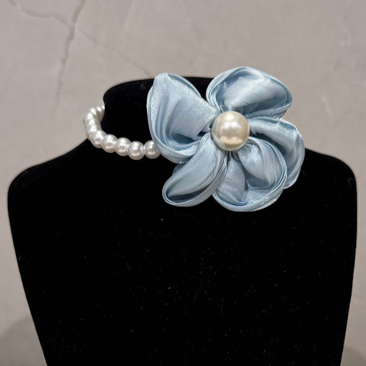 Plastic collar with floral pattern for pets