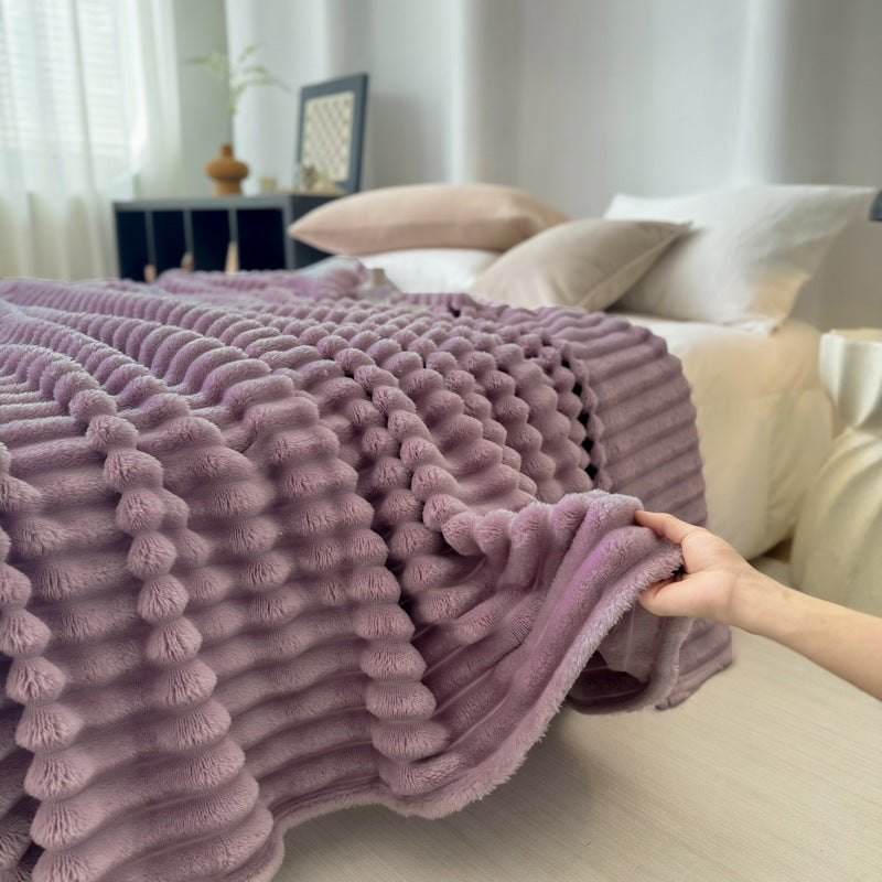 Luxurious flannel blanket made of rabbit fur imitation