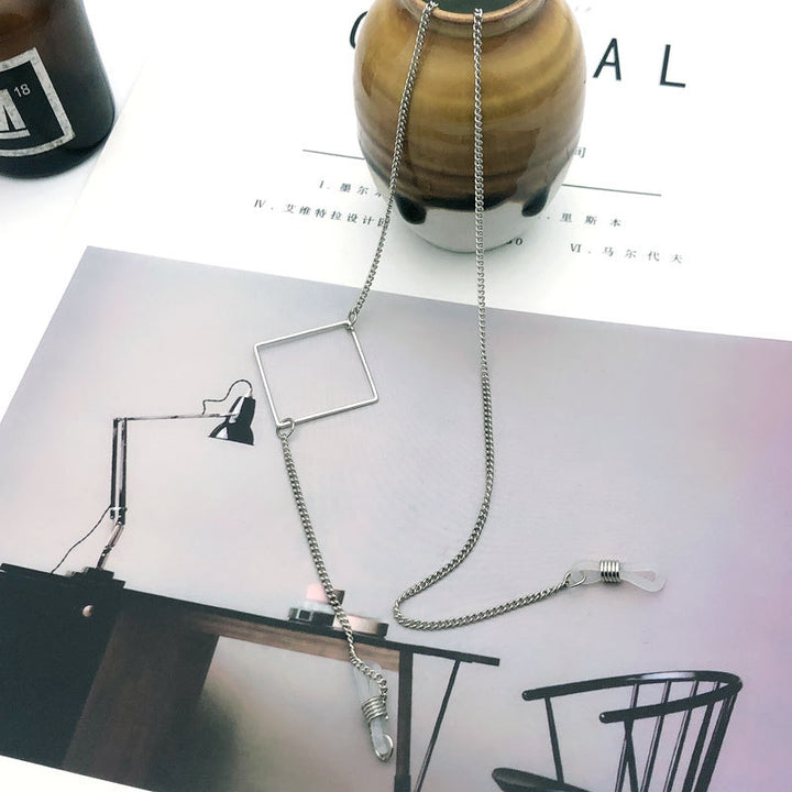 Geometric Chain Eyewear Holder Stornfield