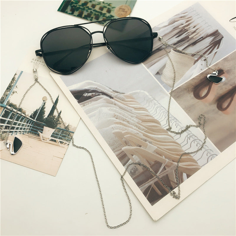 Elegant Charm Eyewear Chain Stornfield