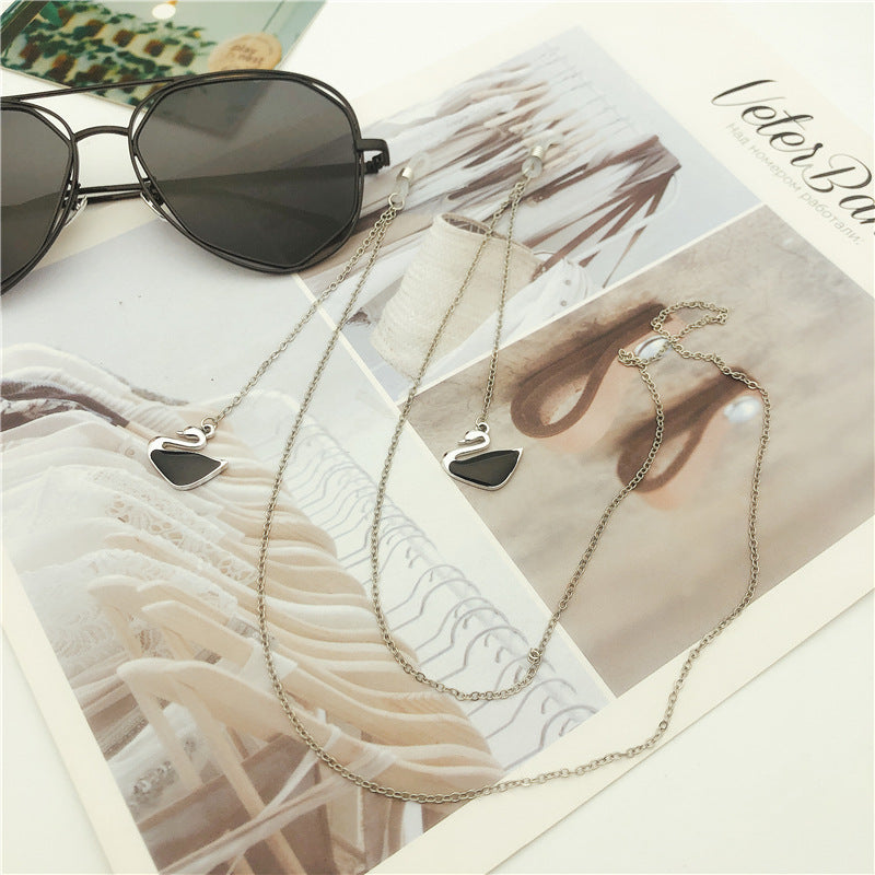 Elegant Charm Eyewear Chain Stornfield