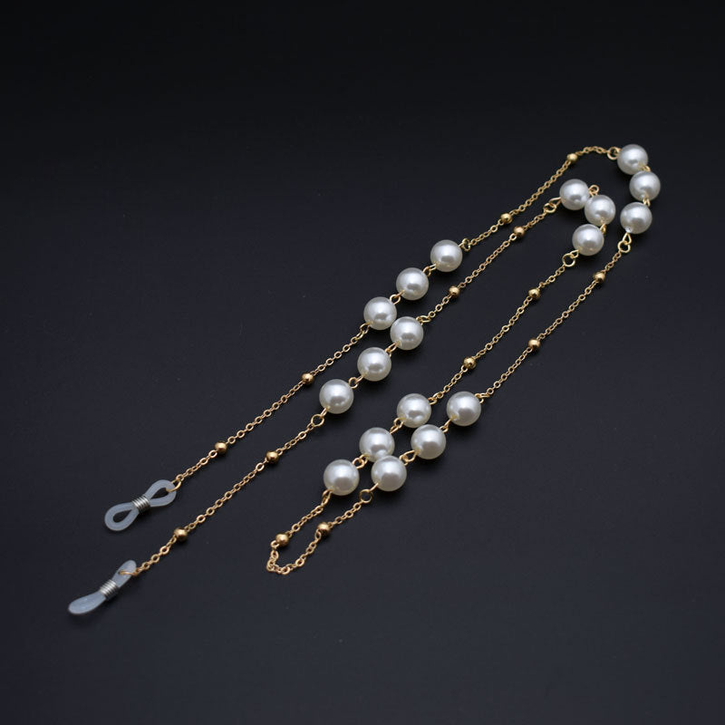 Elegant Pearl Chain Eyewear Holder Stornfield