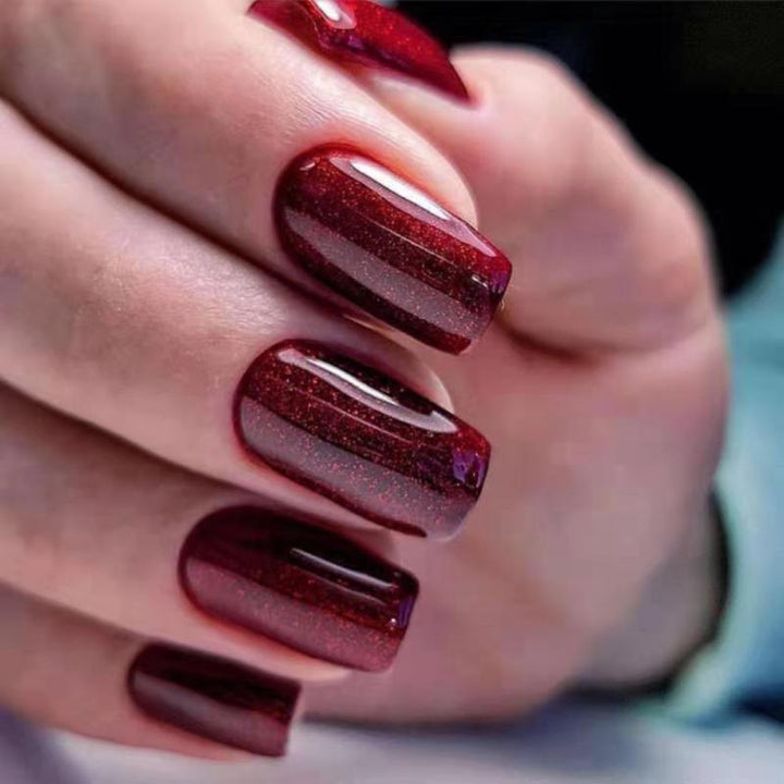 Elegant artificial nails in fashionable stiletto design Stornfield