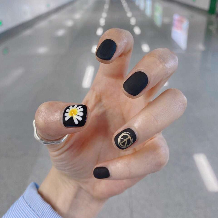 Artificial nails with floral design and matte finish Stornfield