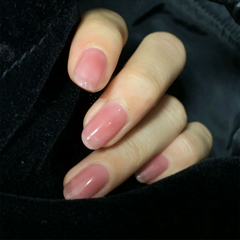 Elegant artificial nails in a natural look Stornfield
