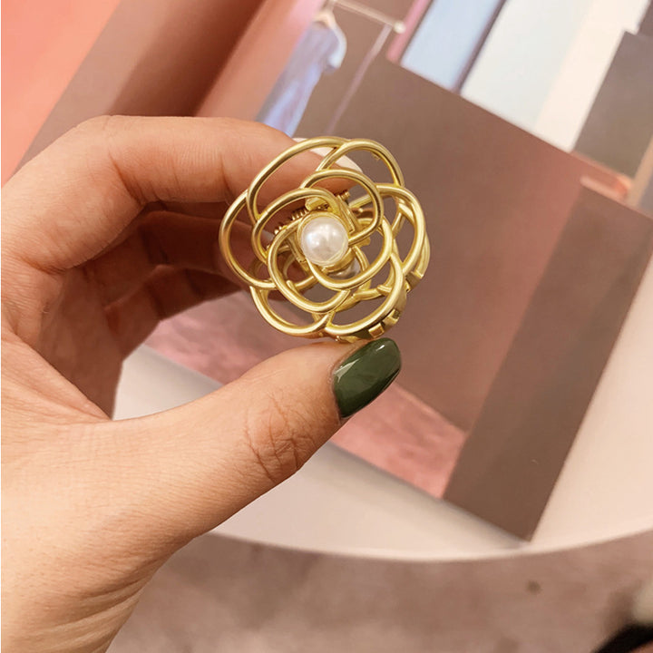 Elegant Petal-Style Hair Clip Stornfield