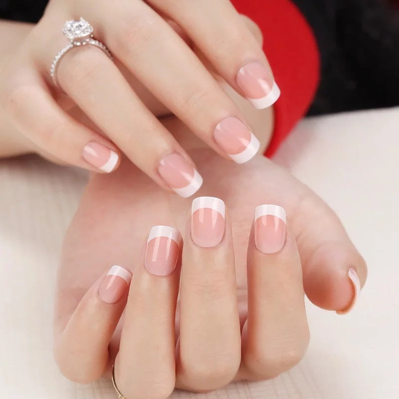 Fashionable butterfly design artificial nails Stornfield