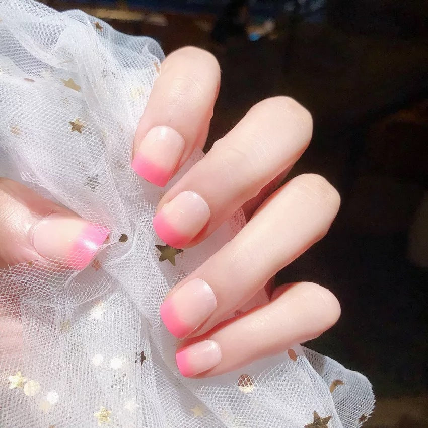 Fashionable butterfly design artificial nails Stornfield