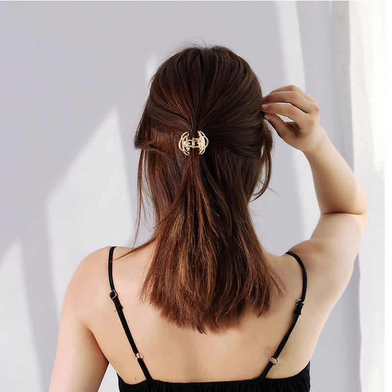 Elegant Petal-Style Hair Clip Stornfield