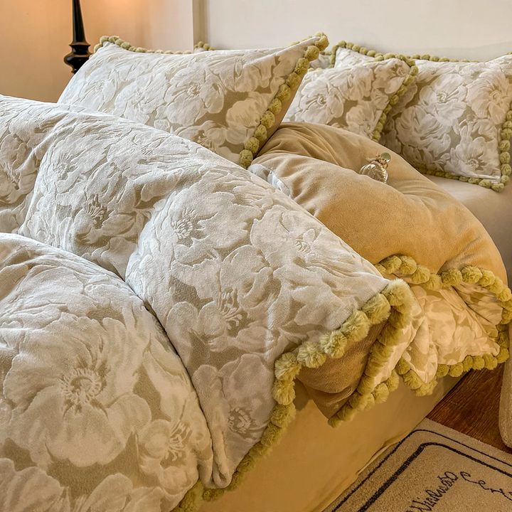 Luxurious winter bedding set made of milk fiber fleece