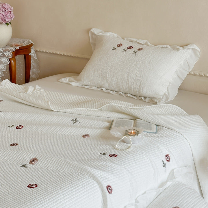 Cotton bedspread, 3-piece, with ruffles