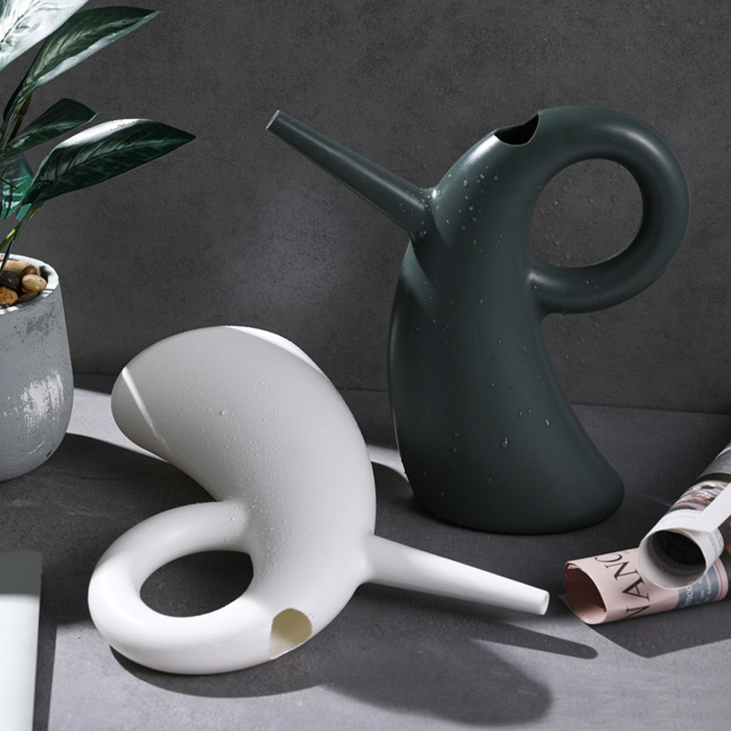 Stornfield | Watering can with extended spout – Elegant design for precise watering