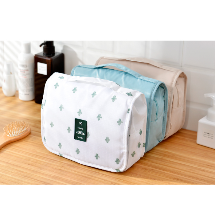 TravelEase – Water-repellent cosmetic bag with hooks and compartments | Travel toiletry bag | Stornfield