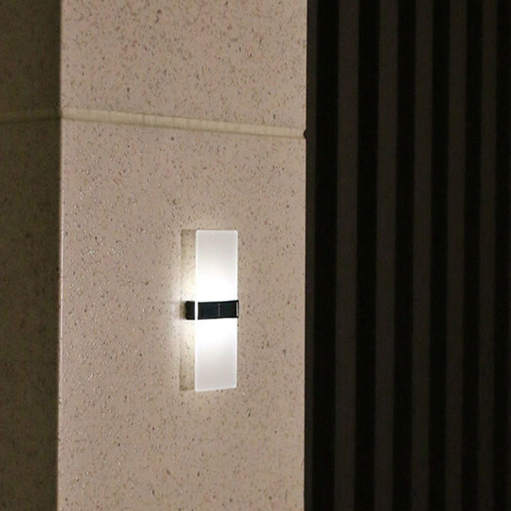 Stornfield | LumaZen Lampe Murale LED Solaire | Résistante aux Intempéries | Éclairage Extérieur Alimenté par Solaire | Décor de Jardin & Patio