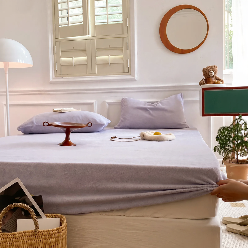 Fitted sheet made of milk fiber fleece, Nordic style