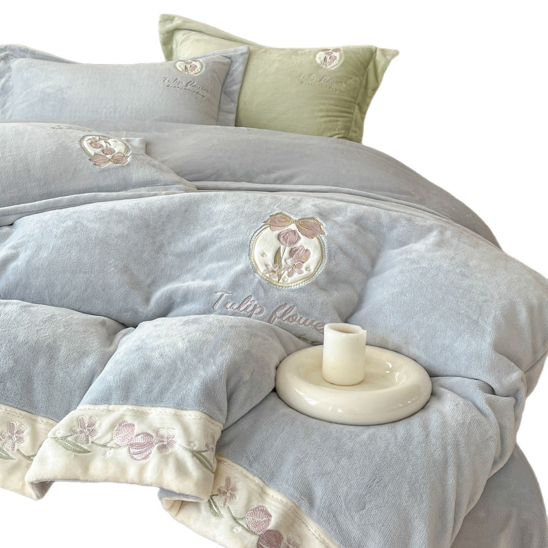High-quality milk fiber fleece bedding set with embroidery