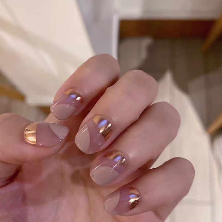 Artificial nails with elegant design and metallic finish Stornfield