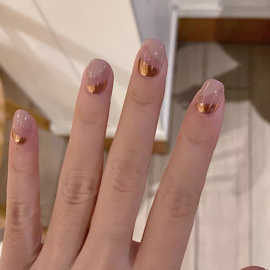 Artificial nails with elegant design and metallic finish Stornfield