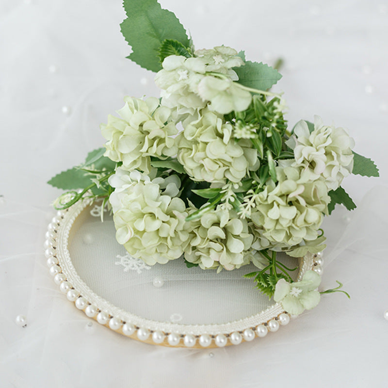 Elegant Floral Arrangement  1790318260