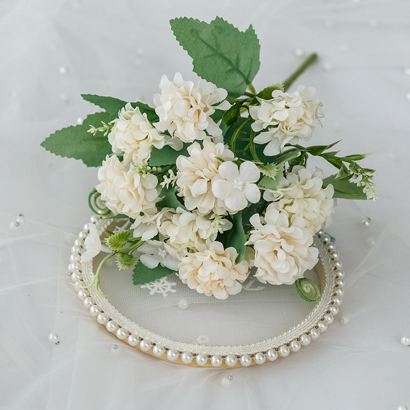 Elegant Floral Arrangement  1790318260