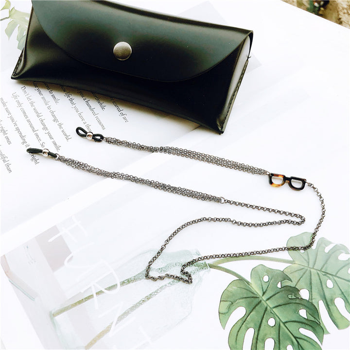 Stylish Multi-Chain Eyewear Holder Stornfield