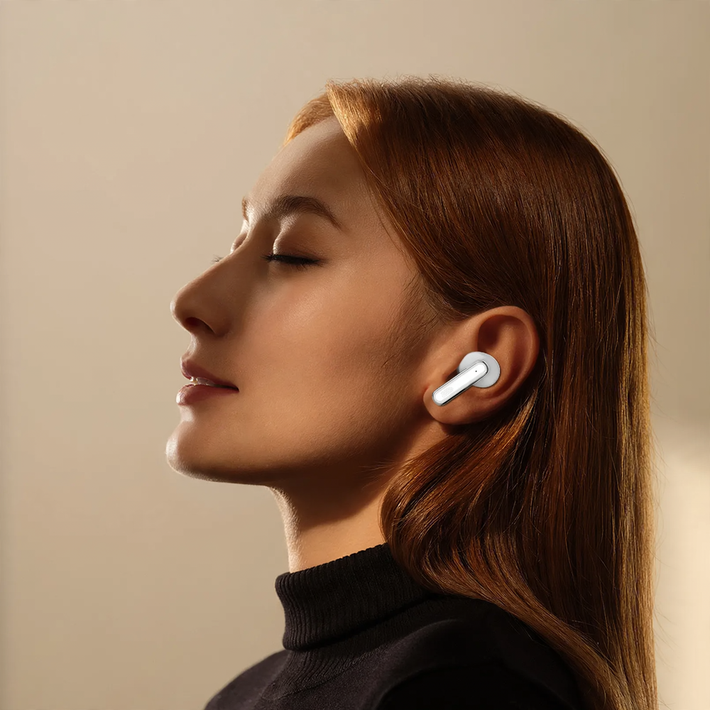 Real wireless Bluetooth headphones with AI translation