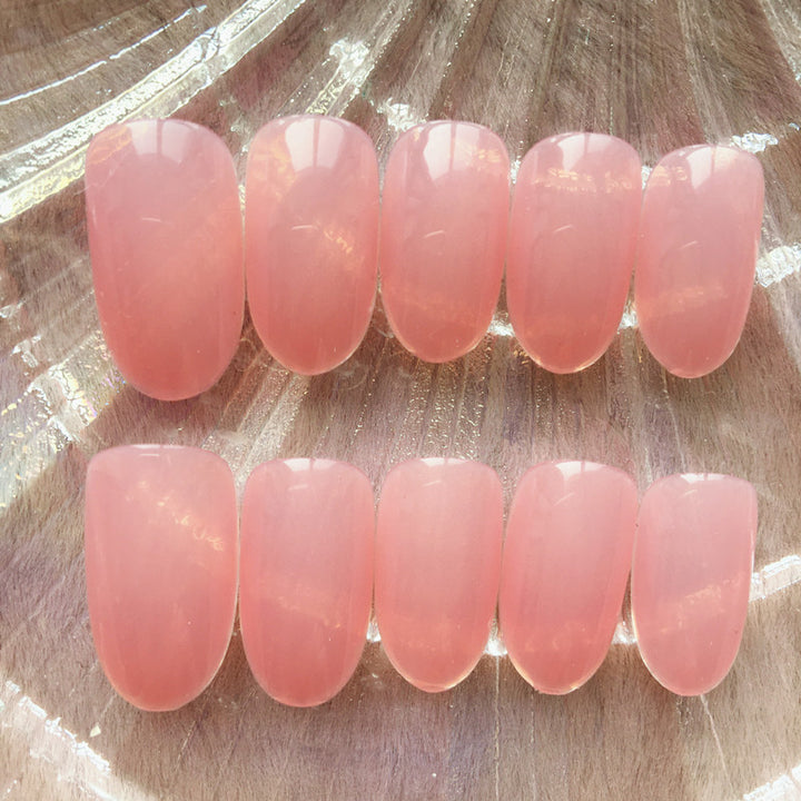 Elegant artificial nails in a natural look Stornfield
