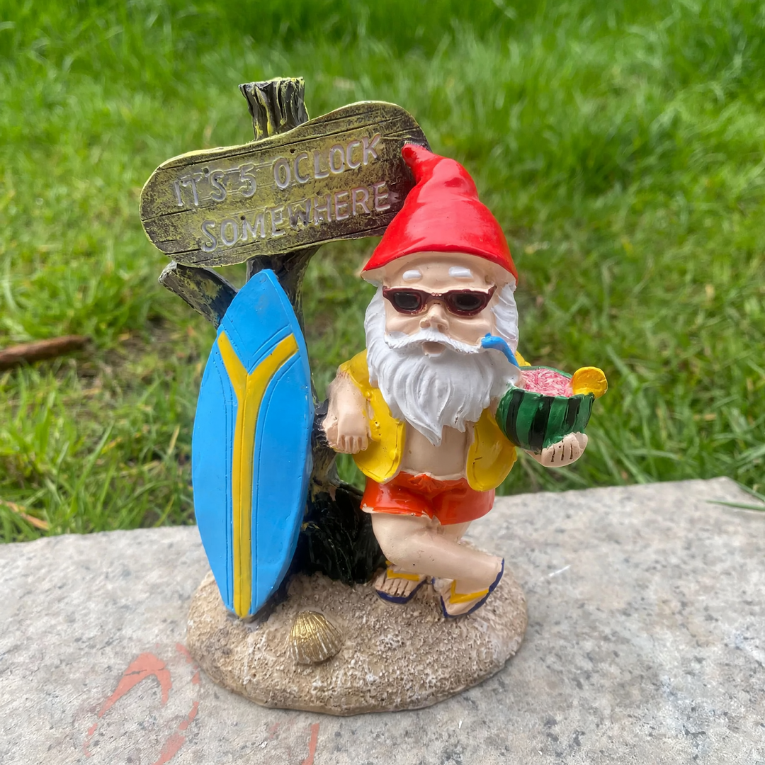 Gnome figure with red hat and hydrant motif