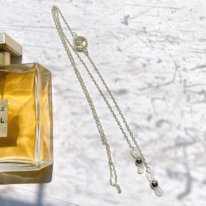 Elegant Necklace with Filigree Pendant Stornfield