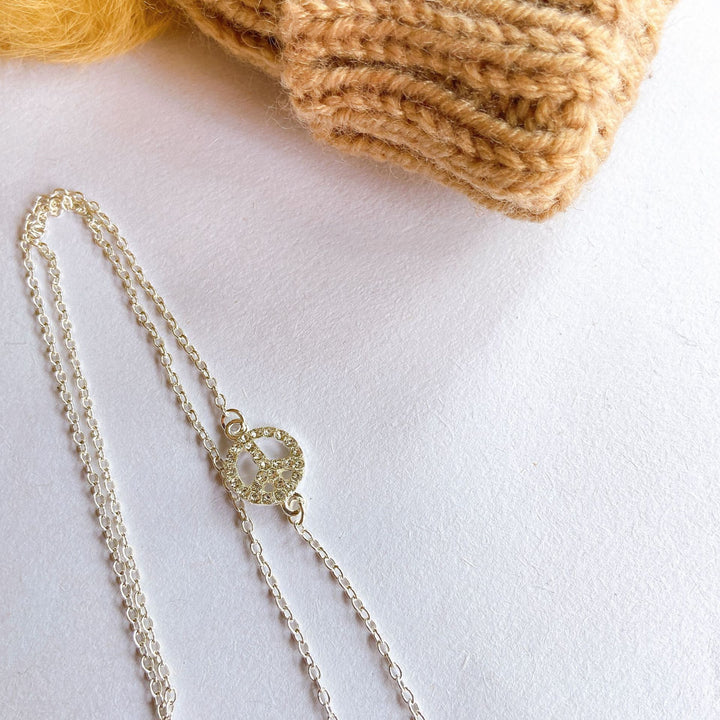 Elegant Necklace with Filigree Pendant Stornfield