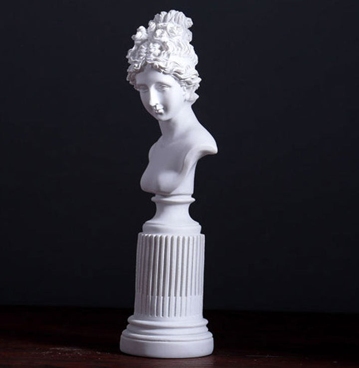 Stornfield | Statue of Greek goddess