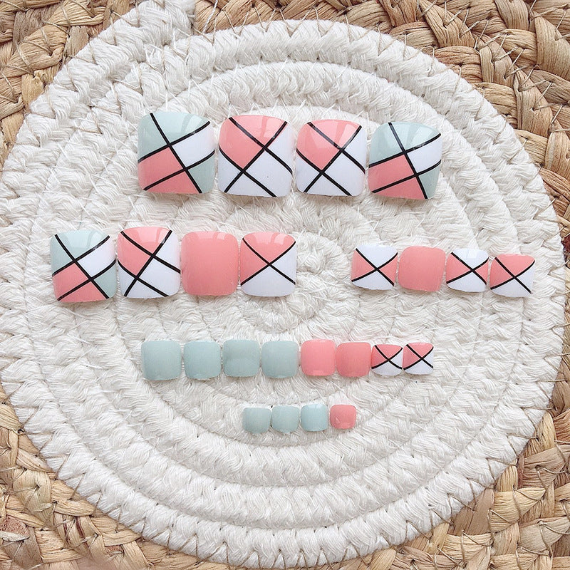 Artful toenails with modern design Stornfield
