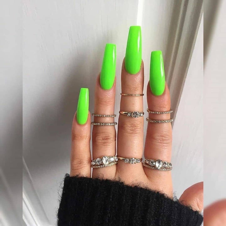 Artificial nail extensions with high gloss finish Stornfield