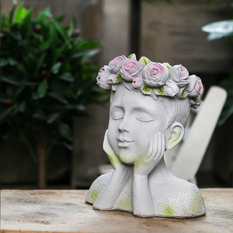 Decorative head with rosary Stornfield