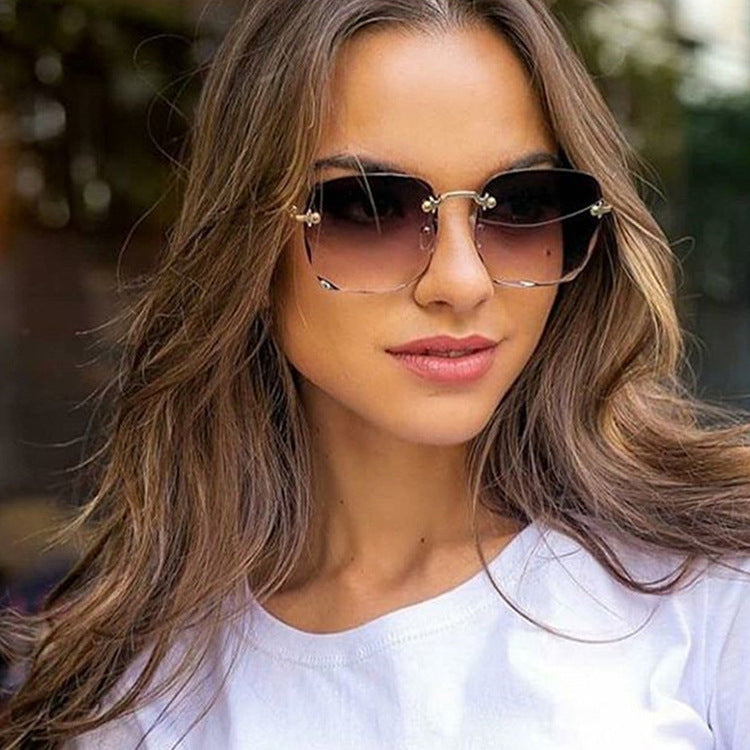 Women's trendy square sunglasses with luxurious metal frame Stornfield