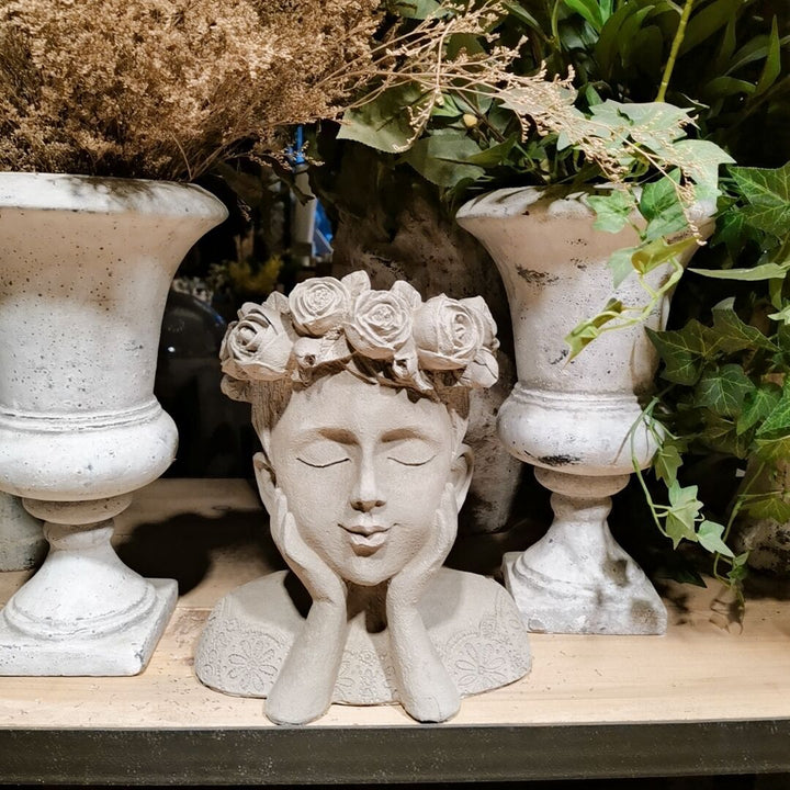 Decorative head with rosary Stornfield
