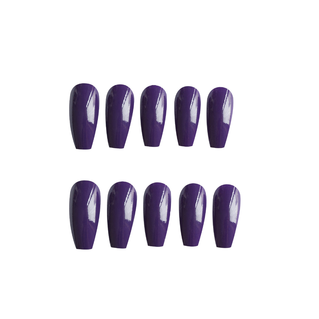 Artificial nail extensions with high gloss finish Stornfield