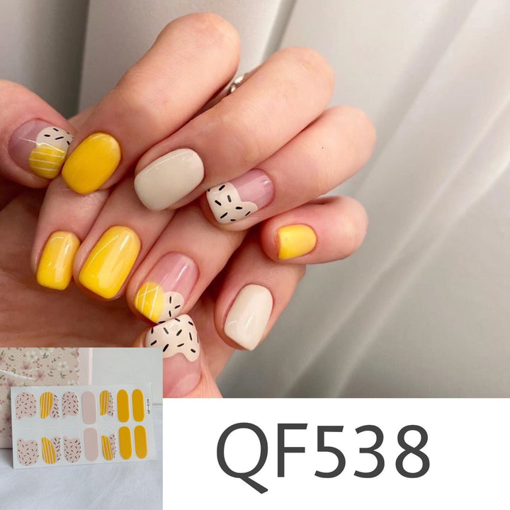 Artificial nail art with star design Stornfield