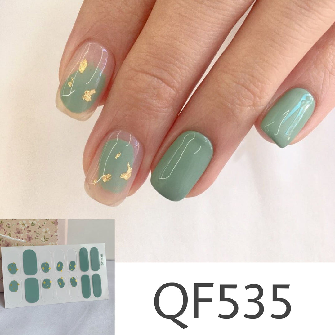 Artificial nail art with star design Stornfield